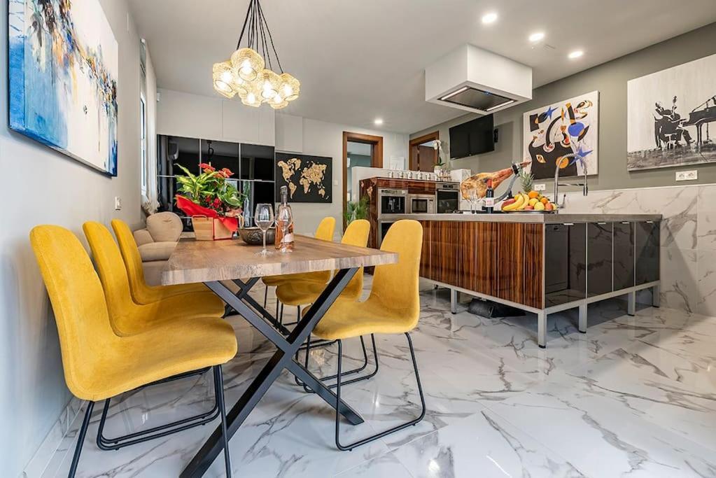 Luxury Casa Con Piscina, Wifi, 150M Dal Mare Lejlighed Miami Playa Eksteriør billede