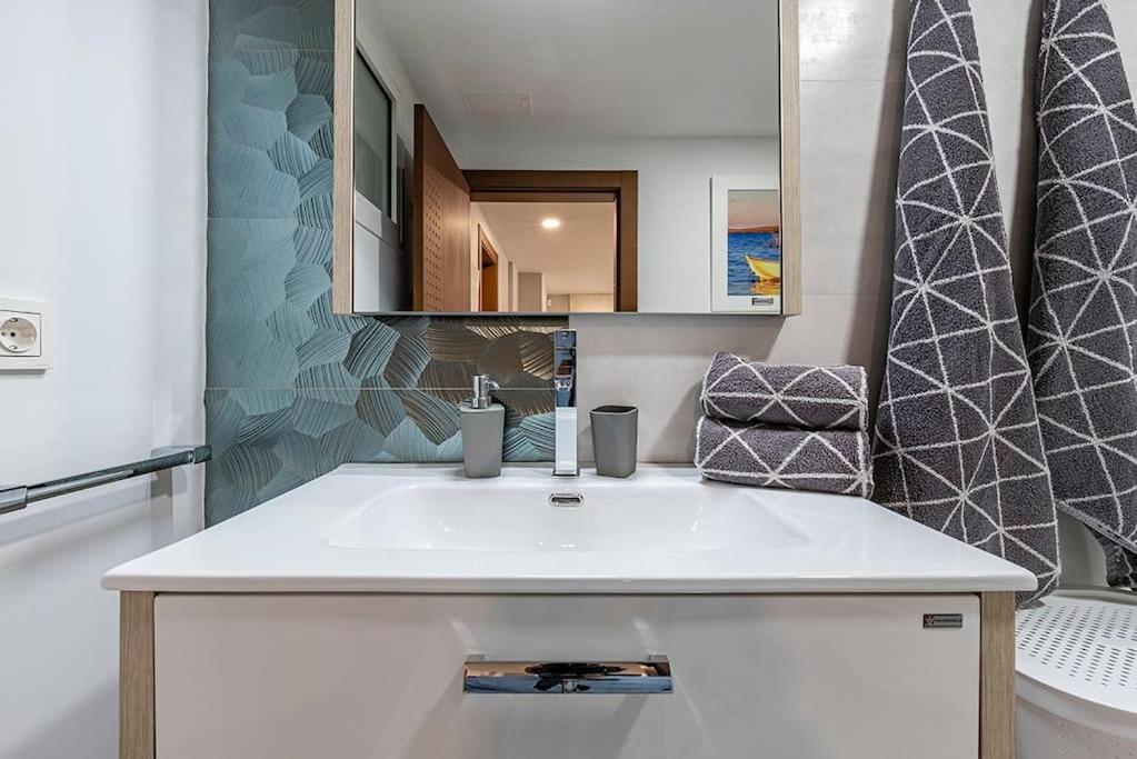 Luxury Casa Con Piscina, Wifi, 150M Dal Mare Lejlighed Miami Playa Eksteriør billede
